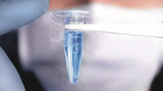 El hielo seco, ideal para transportar medicamentos y vacunas